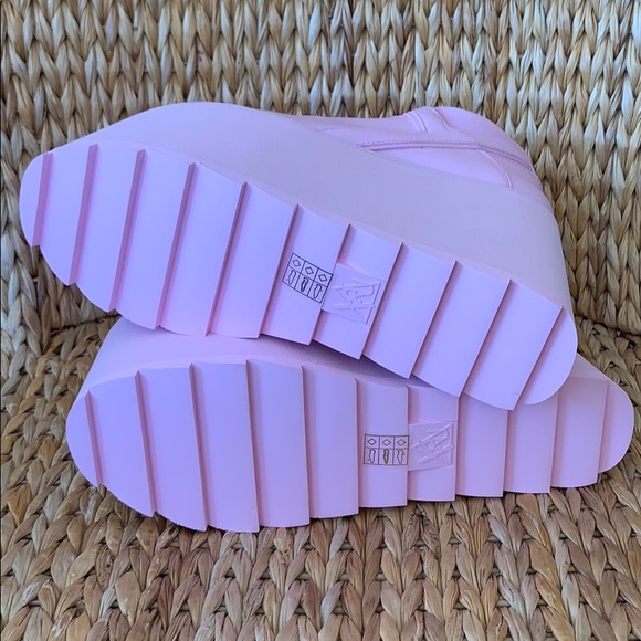NIB YRU Qozmo High Baby Pink Platforms - Picture 5 of 8
